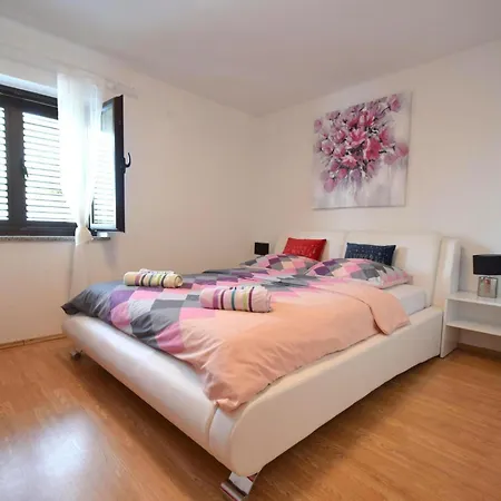 Apartman Zrinka 1 By Interhome *