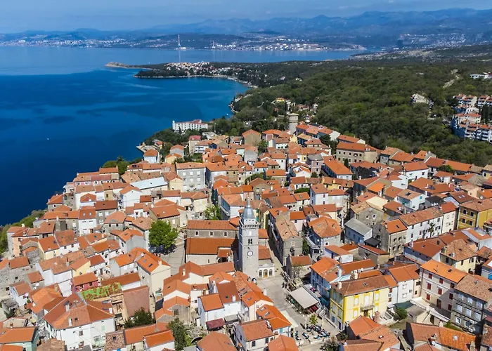 Zrinka 1 By Interhome Apartman Omišalj