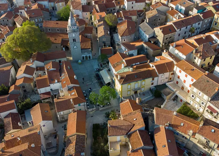 Zrinka 1 By Interhome * Omišalj